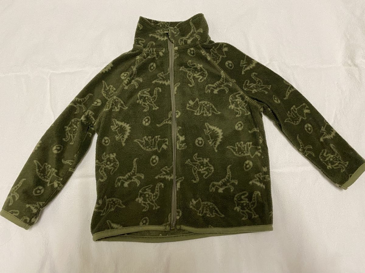 Jacken & Mäntel: Fleecejacke mit Dinos in Grösse 104 – Neu (gemäss Beschreibung) aus Sissach von SV-650