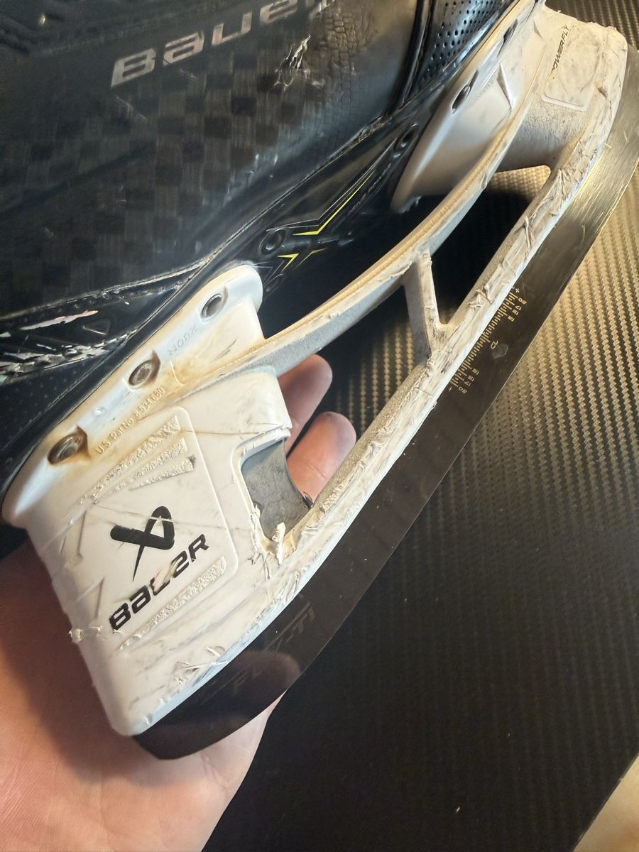 Bauer Pattini da ghiaccio: Bauer Shadow Schlittschuh Gr. 9.5 – Usato da Herisau venduto da Mattia2x 2