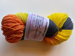 1Knäuel Handgefärbte Sockenwolle Trekking
