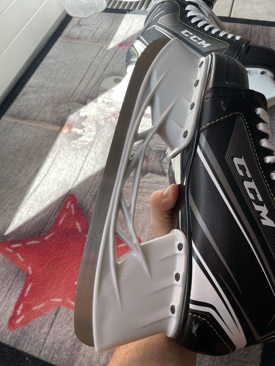 Ccm Schlittschuhe: Pattini CCM  – Gebraucht aus Mezzovico von esa_d9tc 2