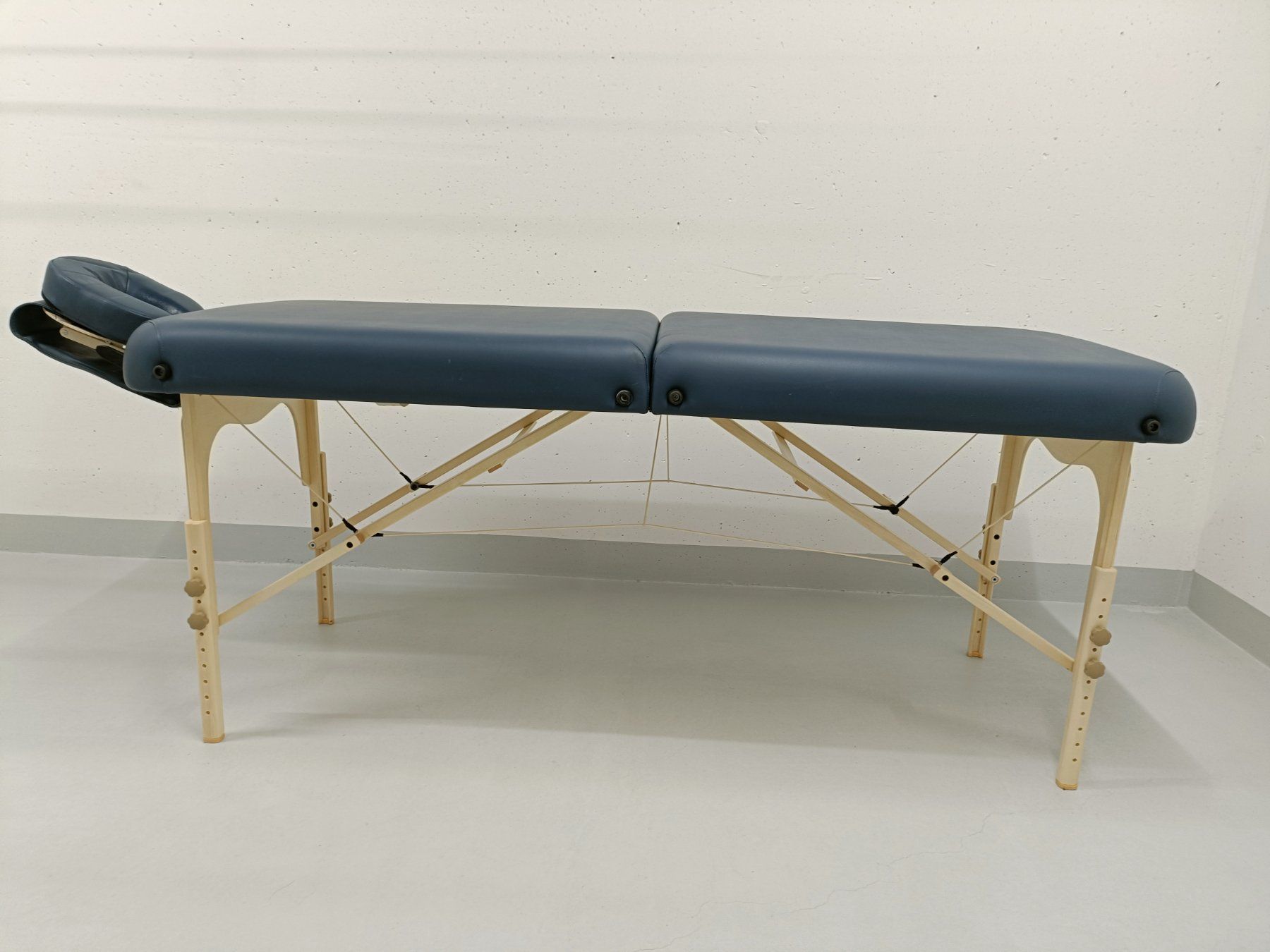 Fauteuils de soin: Massageliege Kellness – D'occasion à Nussbaumen AG par Saimiri2015