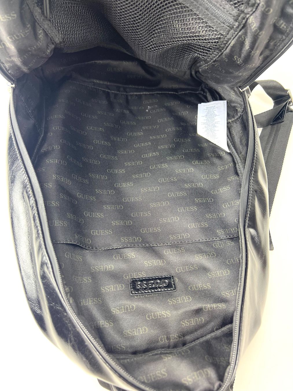 Guess Zaini: GUESS Compact Solid Rucksack (Schwarz) – Usato da Zürich venduto da Arche_Brockenhaus 6