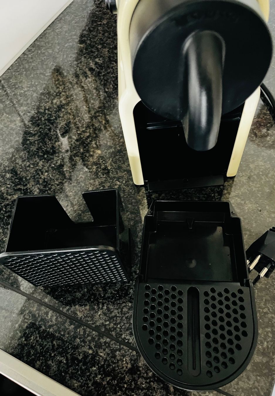 Nespresso Machines à café & Machines à expresso: Nespresso Kapselmaschine – D'occasion à Eiken par naked 1