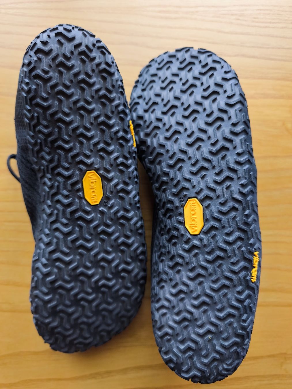 Merrell Scarpe da donna: Merell Barfussschuhe schwarz Grösse 42.5  – Usato da Lanzenneunforn venduto da Sinemo63 1