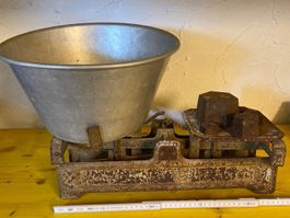 Oldtimer Waage mit originalen Gewichten