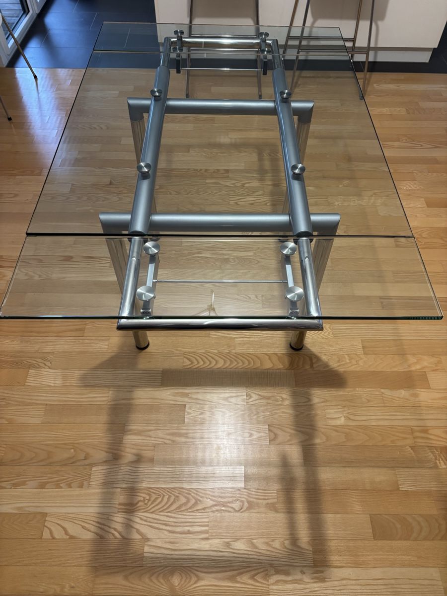 Tavoli: Extendable glass table – Usato da Zürich venduto da Allegra14