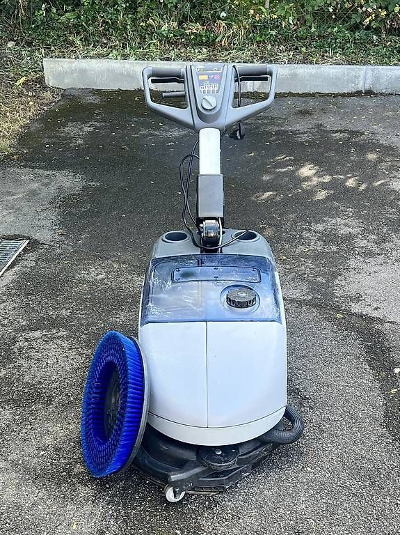 Nilfisk Tutte le macchine: Nilfisk sc351 scheuermaschine( taski wetrok cleanfix) – Usato da Birr venduto da Numer-01 2