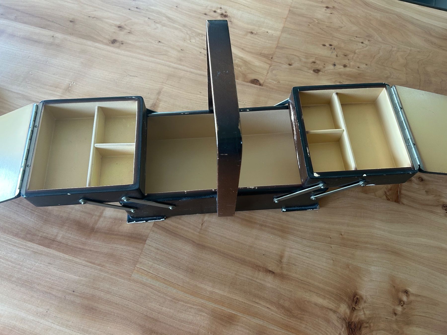 Altro in Bricolage: Nähkästchen, Holz, Vintage – Usato da Kaltbrunn venduto da lagone1 2