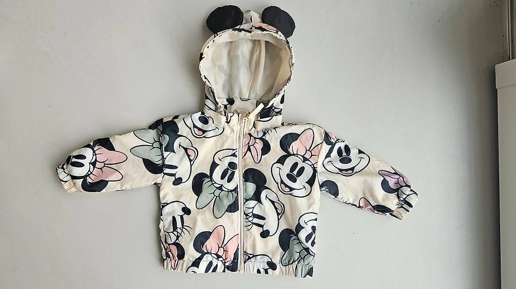 H&M Jacken & Mäntel: Wind- und Regenjacke Minniemouse Grösse 74 – Gebraucht aus Strengelbach von Ciinci