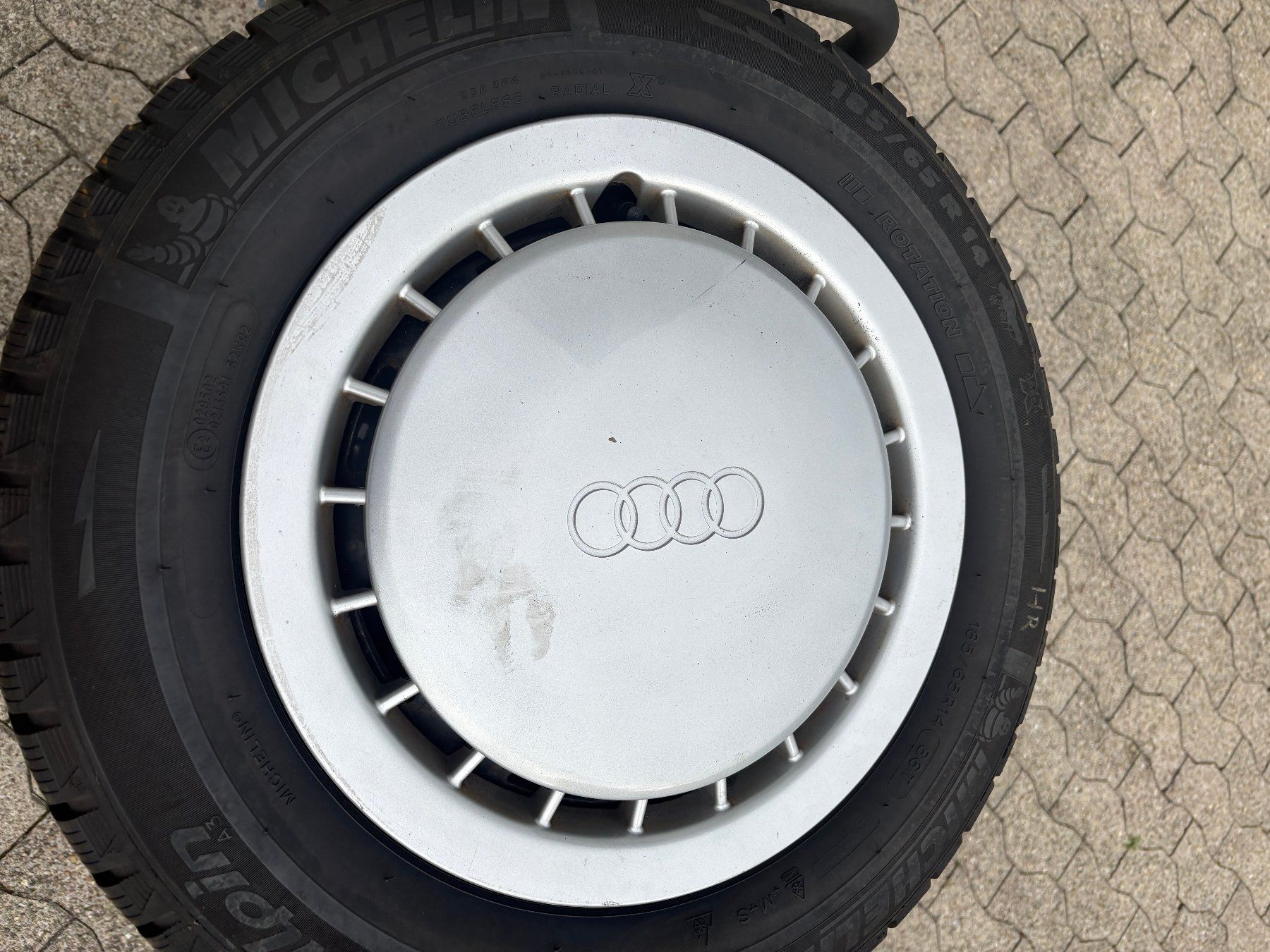 Volkswagen Pneumatici & Ruote complete: Winterräder 185/65 R14 Audi – Usato da Kaltbrunn venduto da Steoli74
