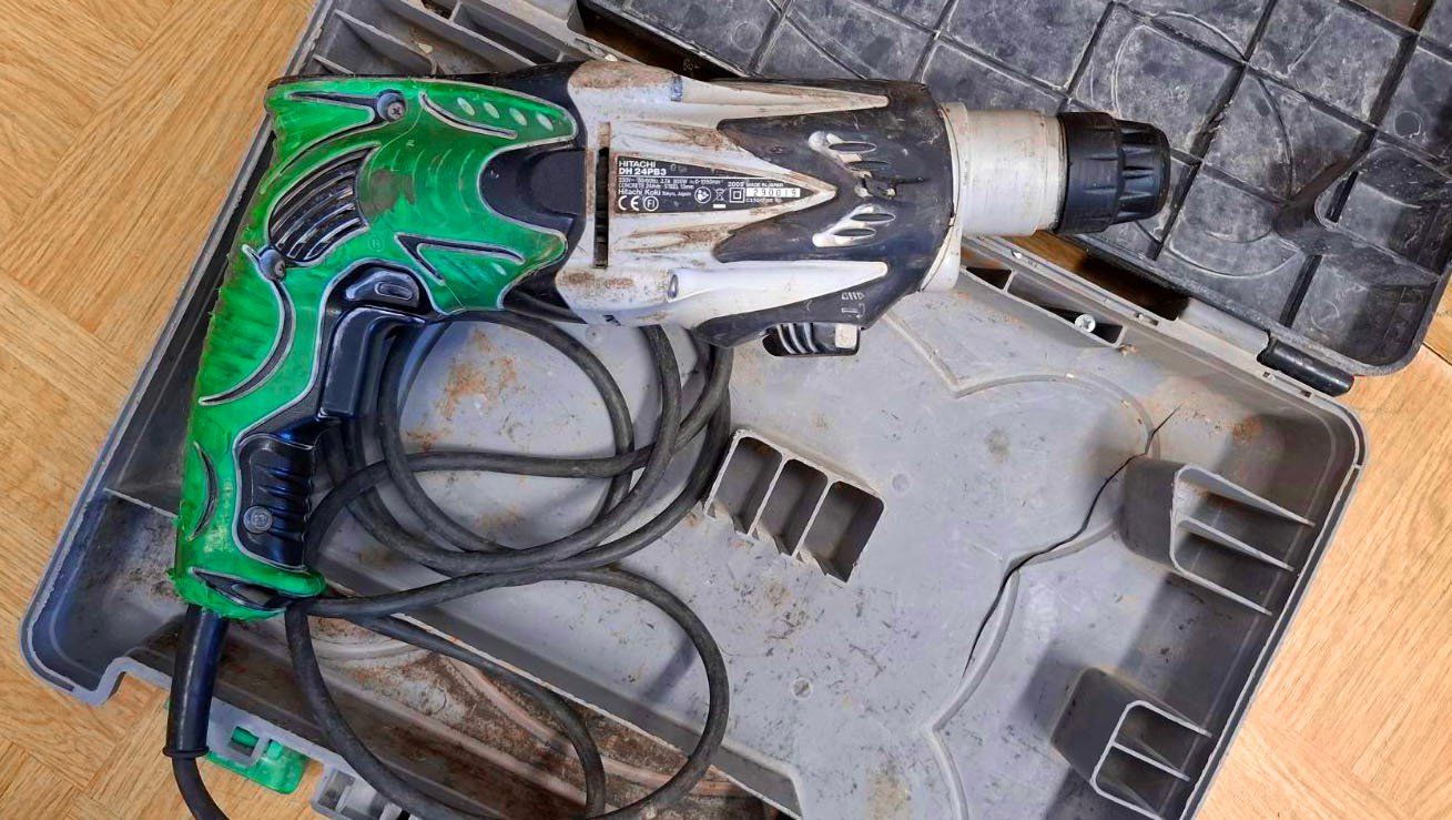 Hitachi Trapani: Bohrhammer Hitachi, Bohrfutter defekt – Difettoso da Mettmenstetten venduto da Tschaebis