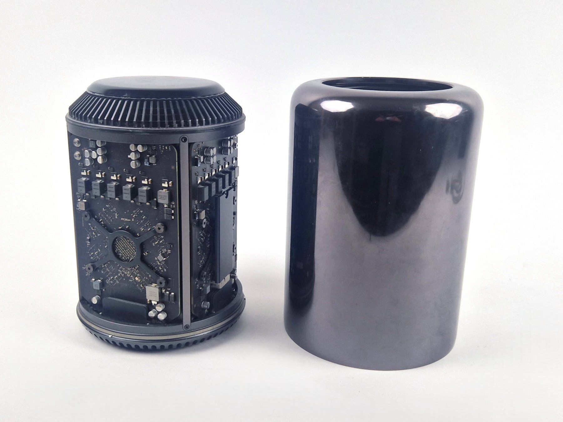 Apple PC: Apple Mac Pro (Late 2013) – Usato da Basel venduto da Restwert_Basel 8