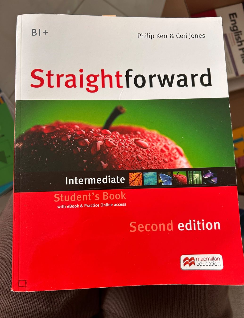 Libri: Straightforward B2 Upper Intermediate Student's Book – Usato da Oberhasli venduto da yel_m5jt 1