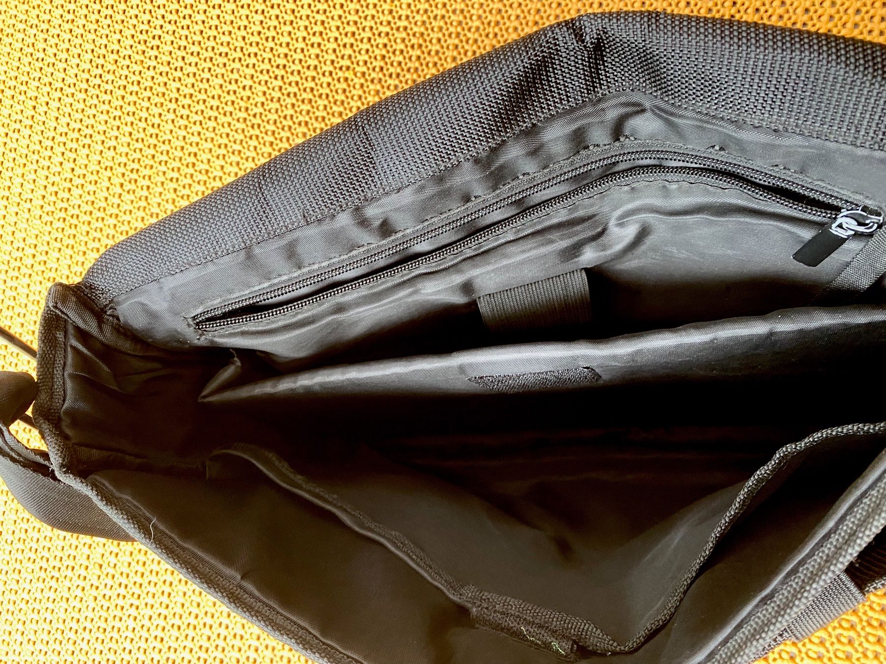 Borse: Tasche Swissport / Umhänge – Nuovo (secondo la descrizione) da Uster venduto da ros_pym8 5