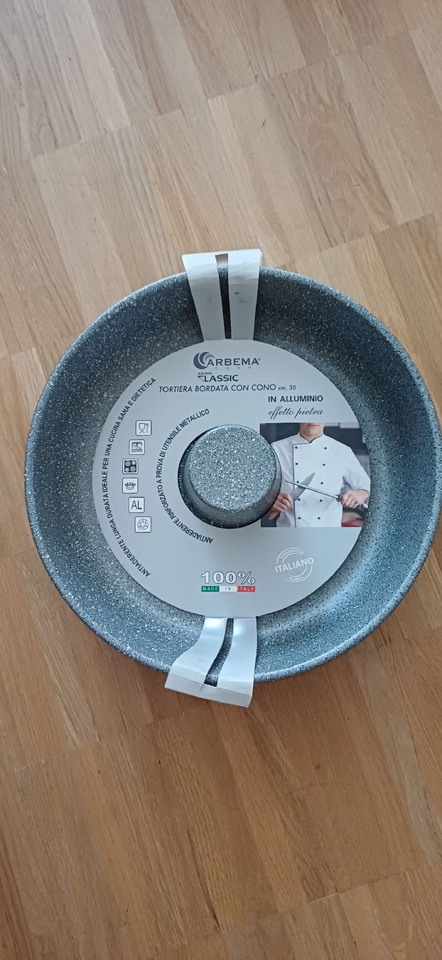 Teglie da forno: Carbema Classic Gugelhupfform mit Konus neu – Nuovo e nell'imballaggio originale da Wittenbach venduto da nic_gvc6