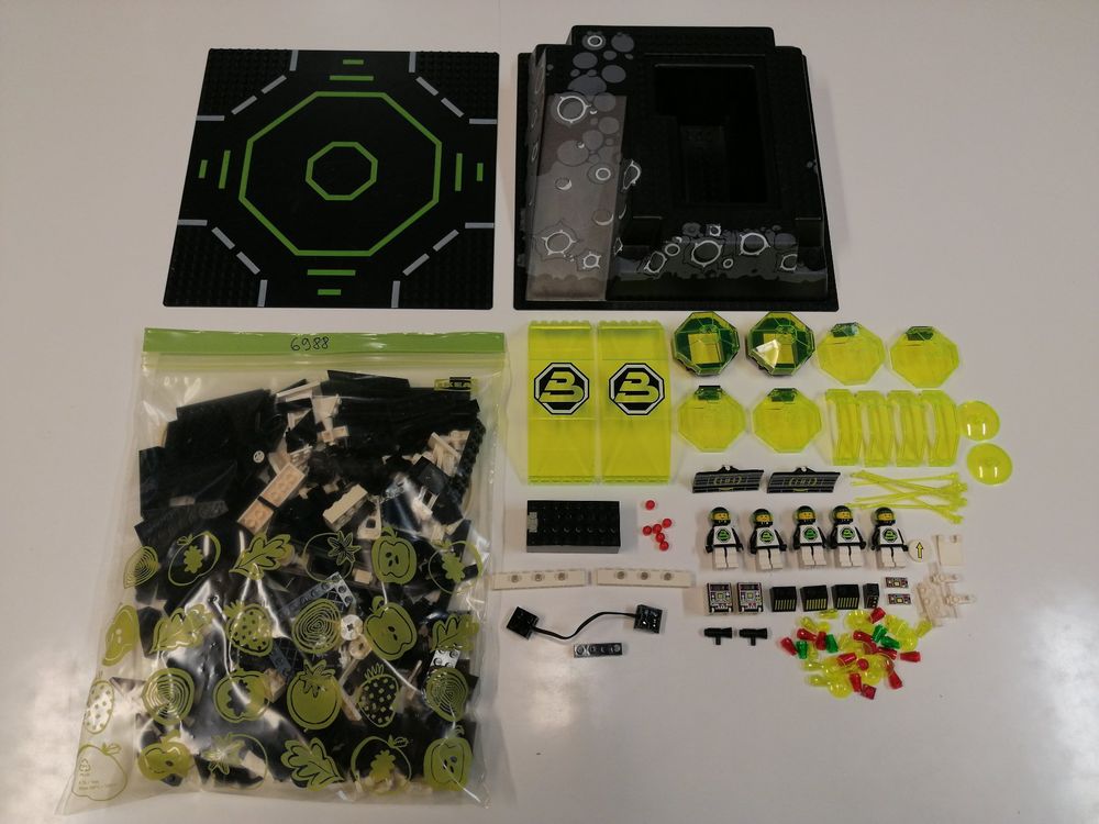 Lego 6988 Blacktron 2 Alpha Centauri Outpost (Gebraucht) in Sils im ...
