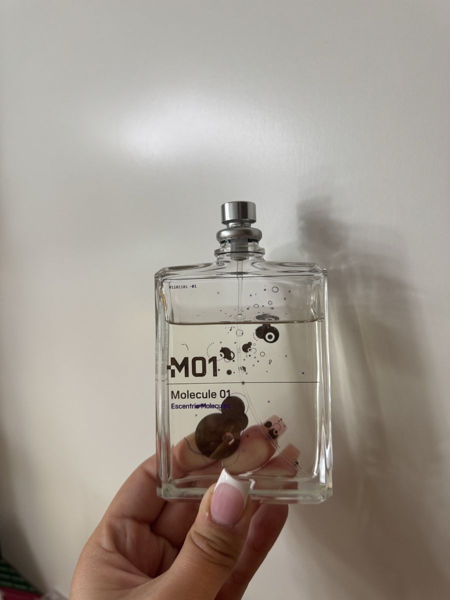 Profumi & Eau de Toilette: Esentric Molecule 01 Parfüm – Usato da Kaltbrunn venduto da Lealui