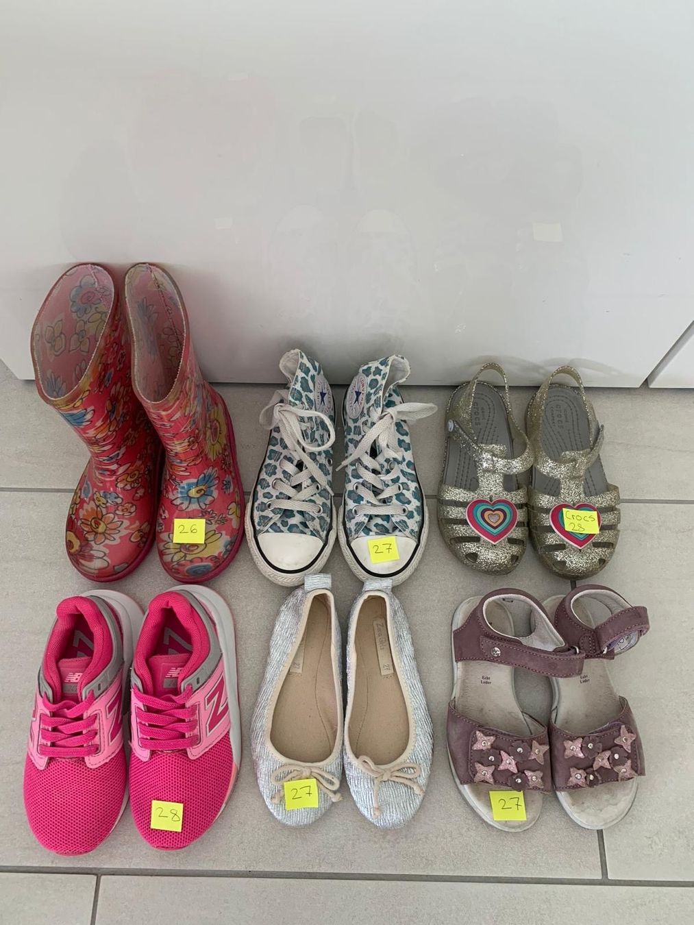 Scarpe per ragazze: MÄDCHEN SCHUHE PAKET / Gr. 26 - 28 – Usato da Pfungen venduto da Druller 1