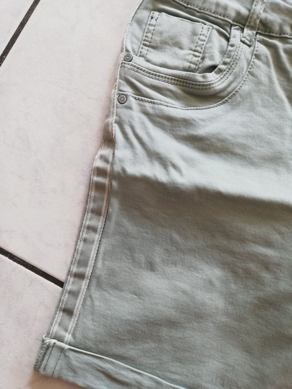 Jeans: Jeansshorts – Usato da Marly venduto da schnibu2 1