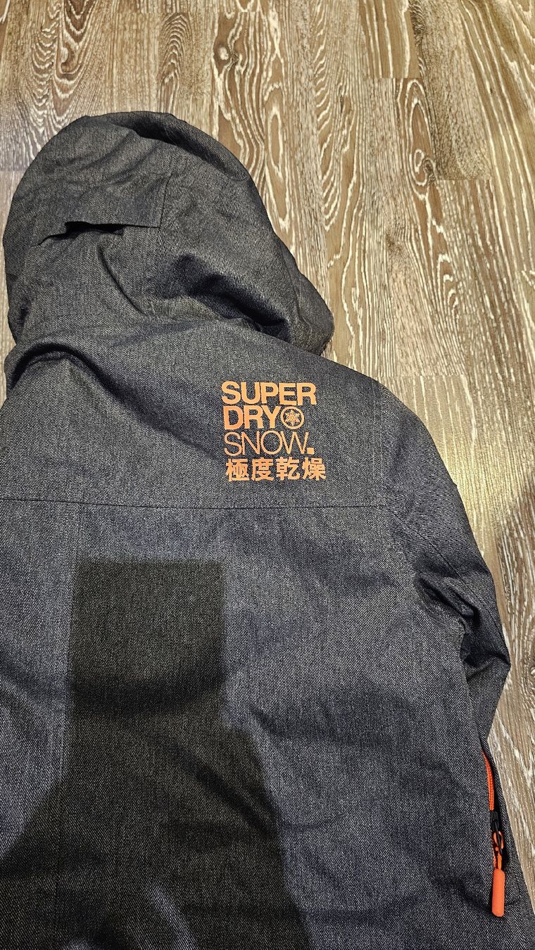 Superdry Jacken: Superdry Skijacke Snow Edition  – Gebraucht aus Grüningen von adaja 4