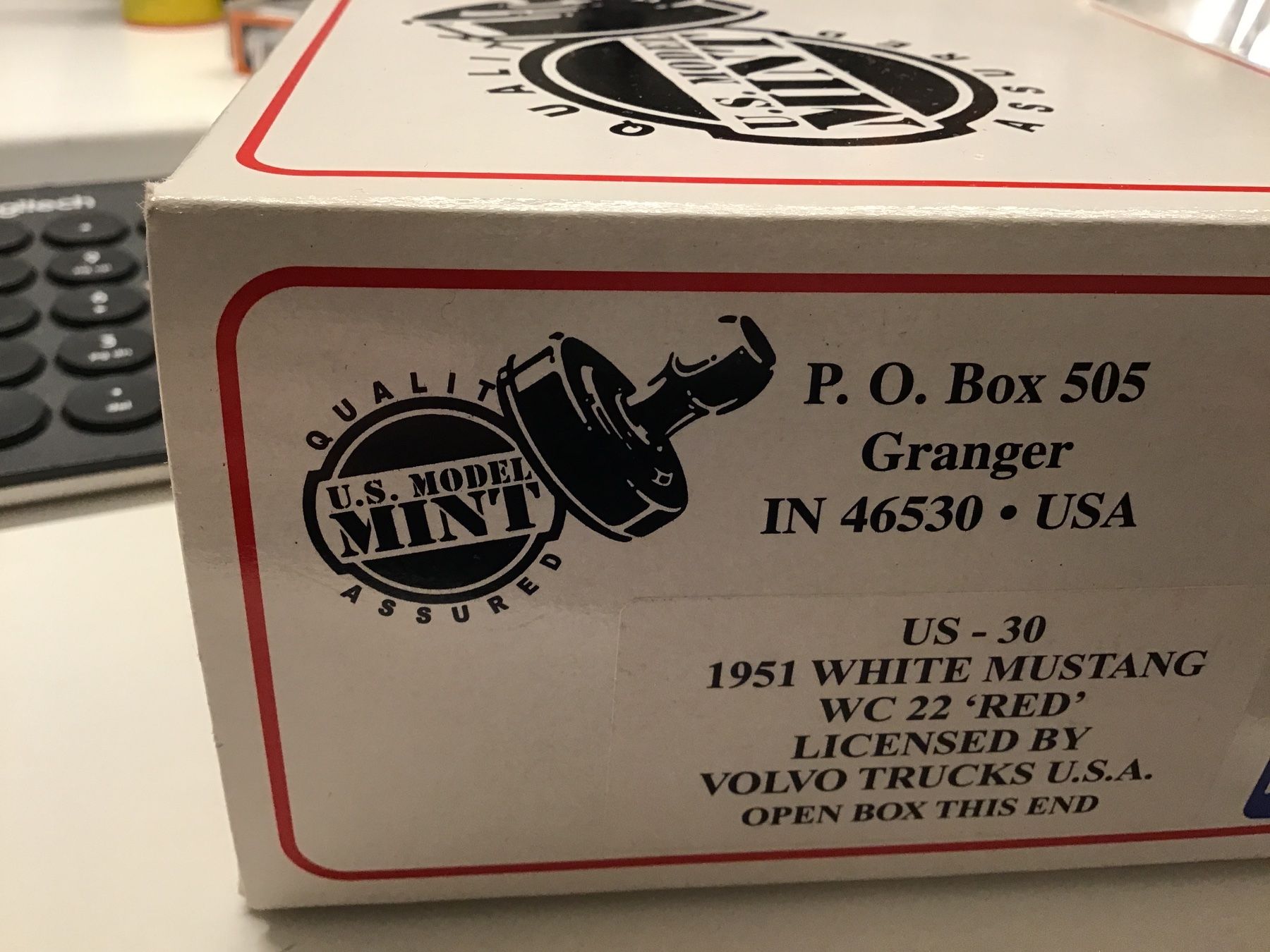 Volvo Modellini d'auto: U.S. Model Mint 1951 White Mustang, 1:43 rot! – Nuovo e nell'imballaggio originale da Männedorf venduto da Modellbau-wyss