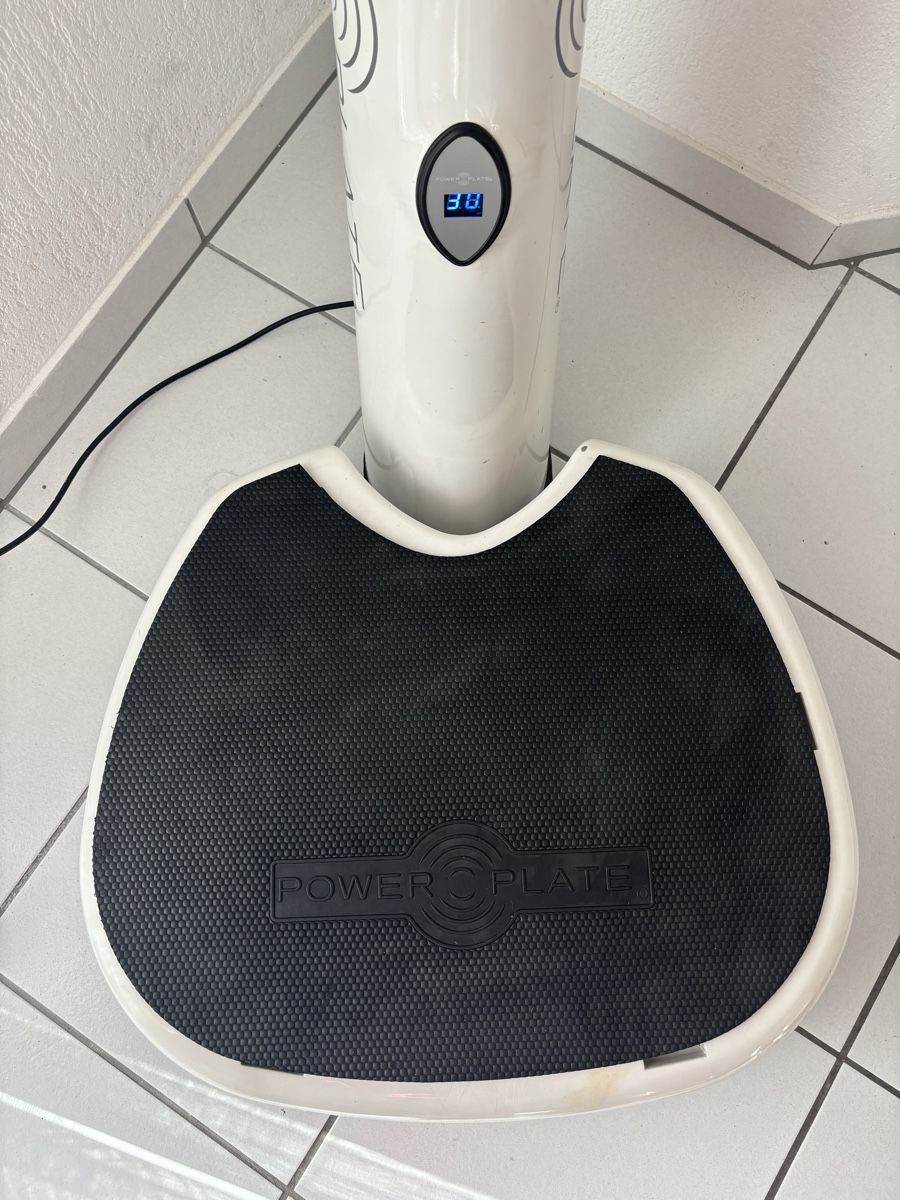 Power Plate Vélos d'appartement: Powerplate my5 – D'occasion à Horw par liebergleich 4