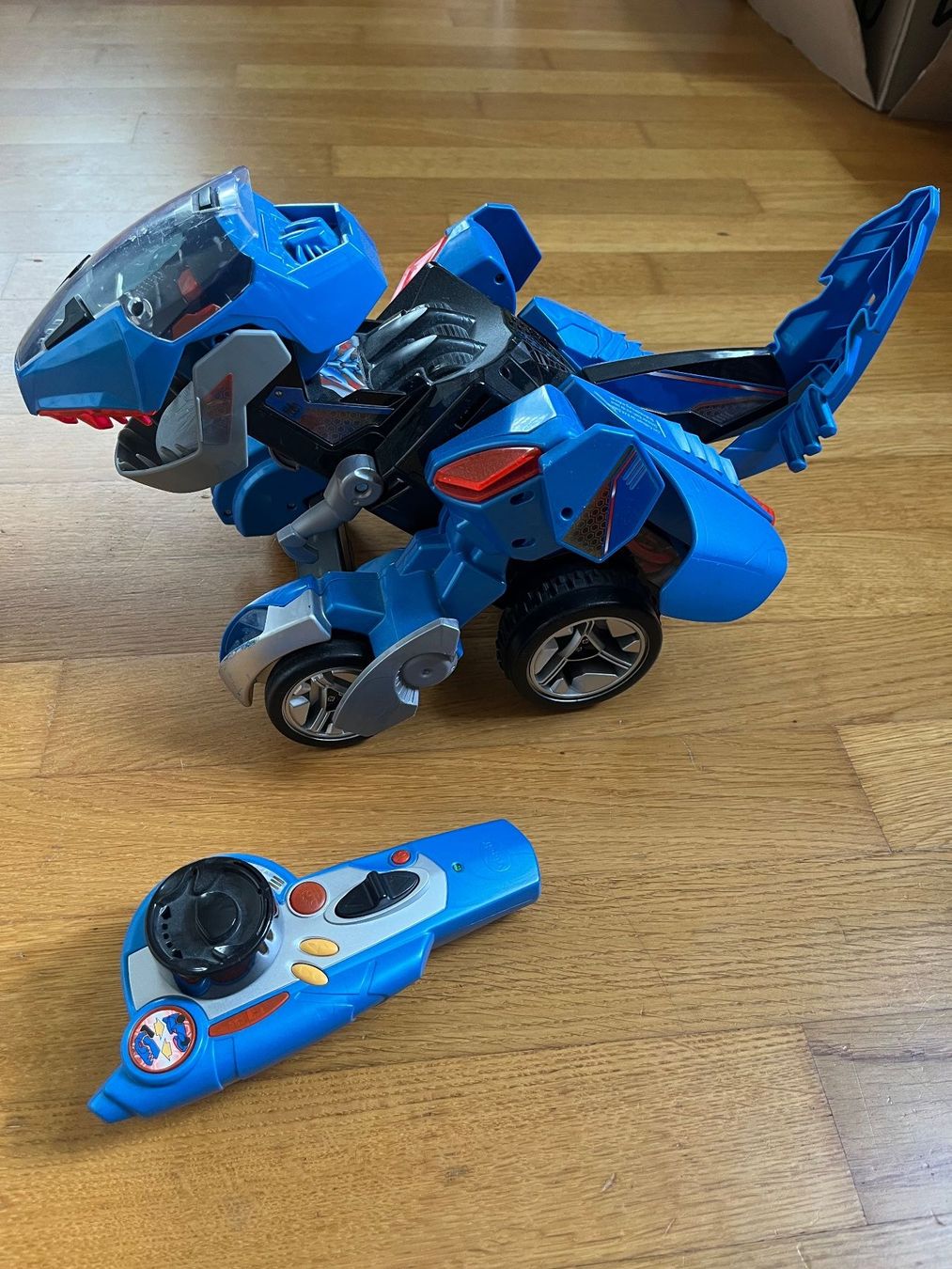 Modellismo RC: Cooler V-Tech T-Rex Roboter mit RC, blau, bespielt – Usato da Liestal venduto da cla_9shk