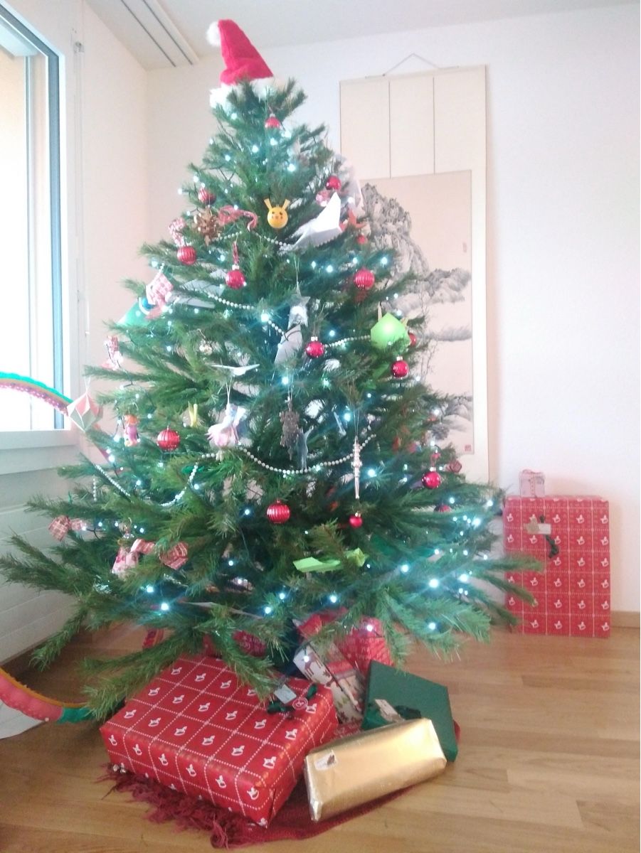 Plantes & graines: Künstlicher Weihnachtsbaum – D'occasion à Birmensdorf ZH par nic_rrm2