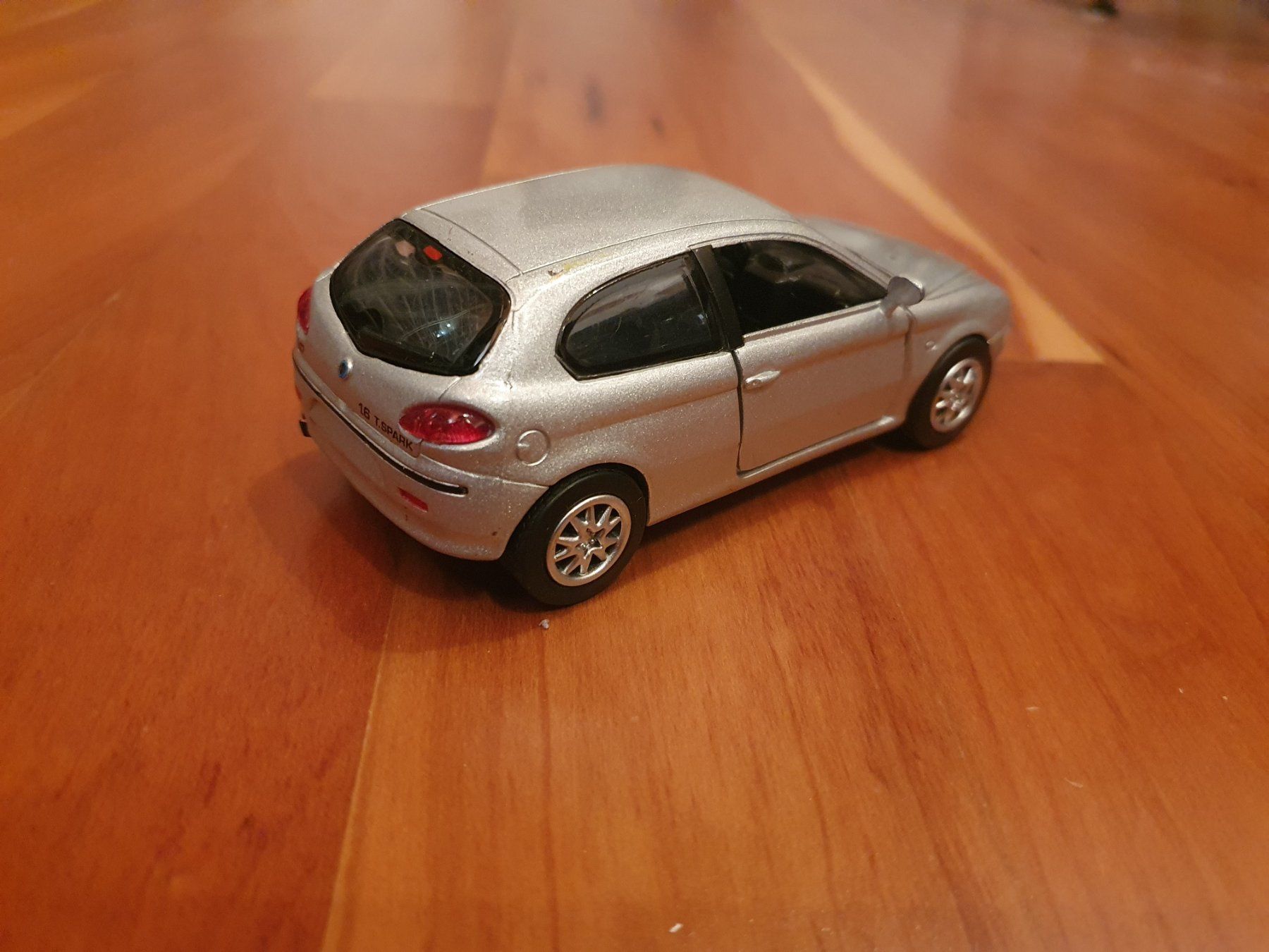 Alfa Romeo Modellini d'auto: Alfa 147 Massstab 1:32 – Usato da Triesen venduto da platzproblem1 1