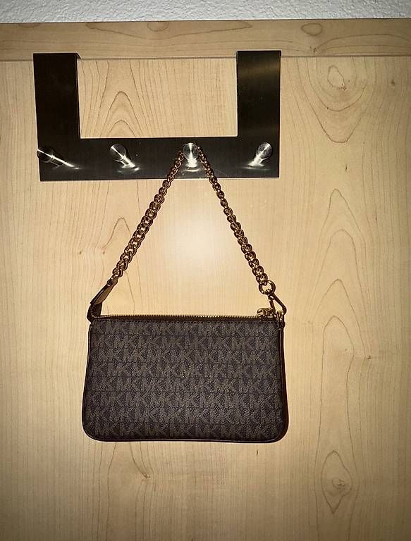 Michael Kors Taschen für Damen: MICHAEL KORS JET SET CHAIN POUCHETTE - BROWN – Gebraucht aus Balgach von lea_2rbr 1
