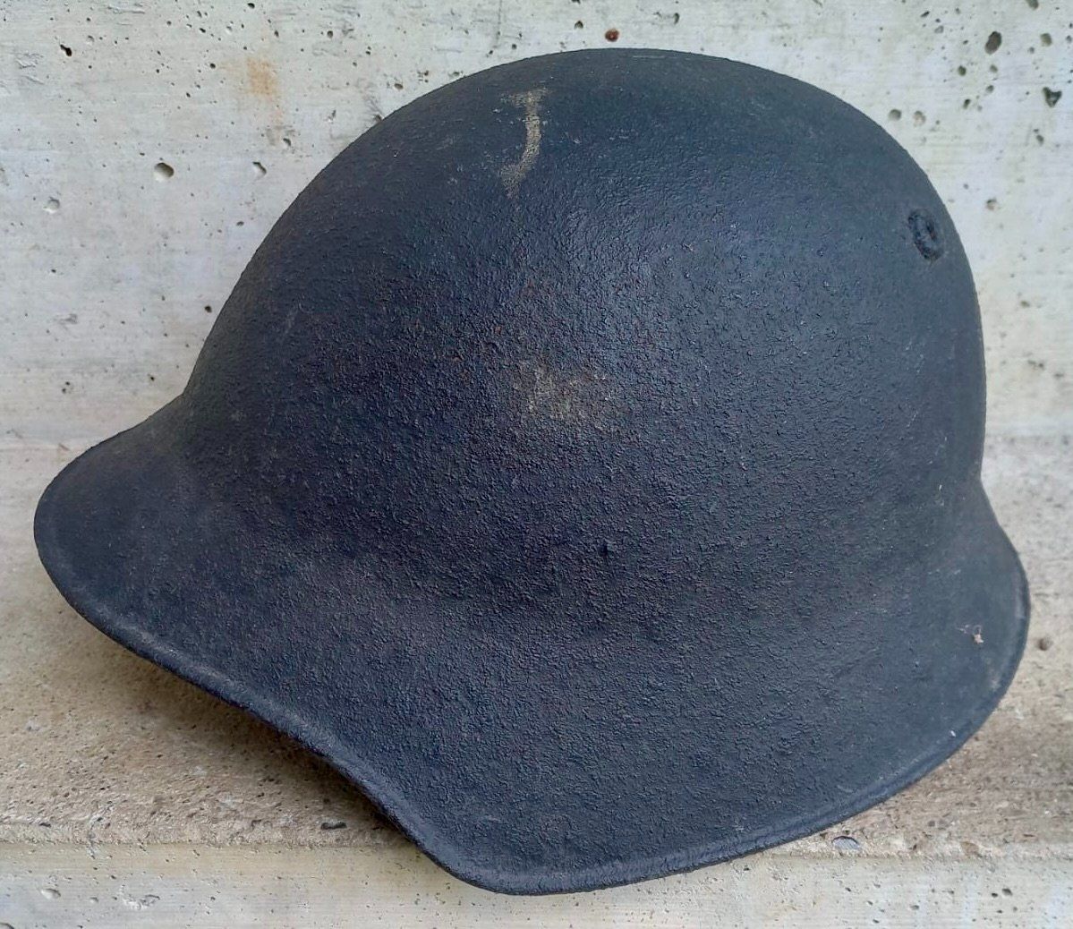 Uniformes & Effets: alter Stahlhelm Schweizer Militär – D'occasion à Burgdorf par glasrabe01