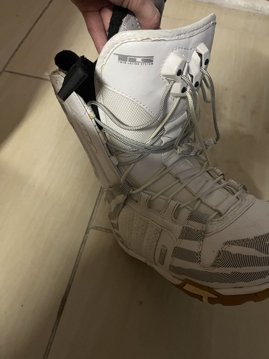 Snowboard Nitro Scarpe da donna: Snowboardschuhe – Usato da Biberist venduto da mpi_d52f 3