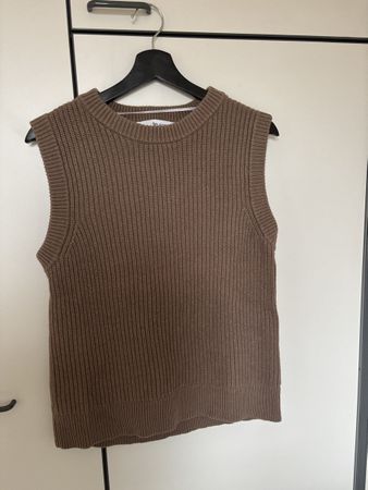 Gilet à manches courtes selected