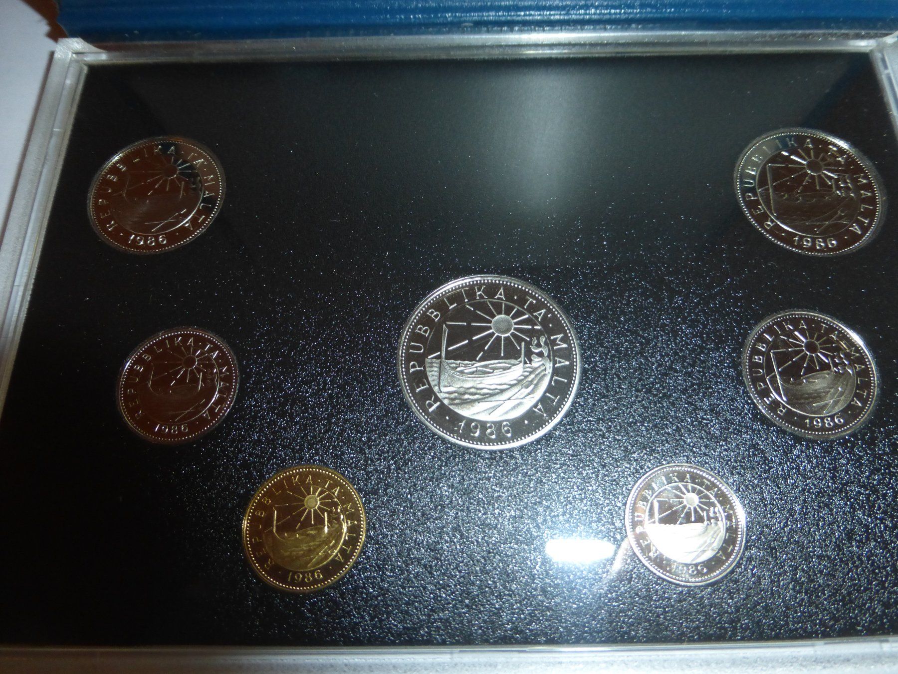 Alle Münzen: Malta Proof Set 1986 im Originaletui KM#PS11 – Neu und originalverpackt aus Au SG von Zogu 1