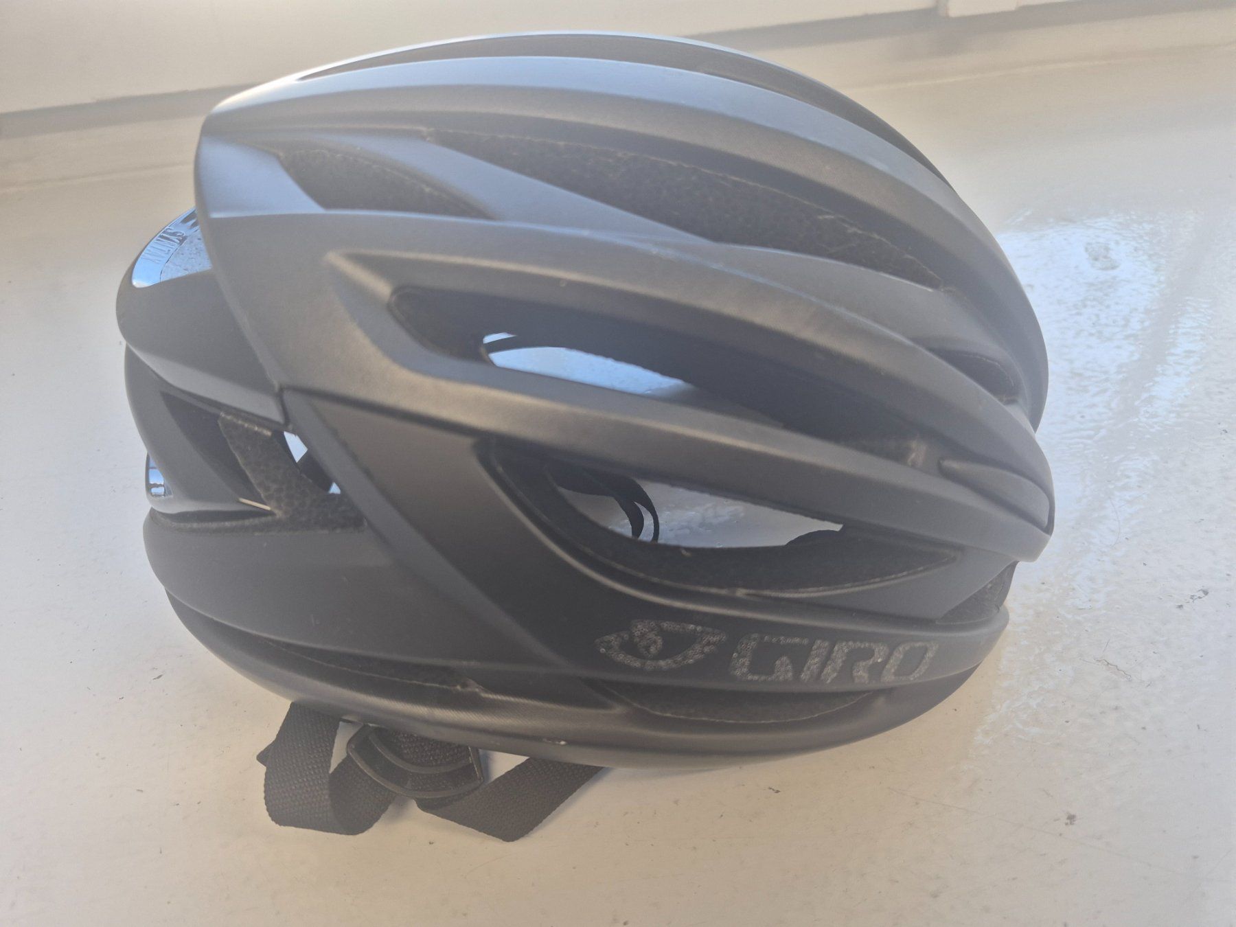 Helme: Velohelm GIRO SYNTAX schwarz Grösse 55 - 59cm – Gebraucht aus Luzern von lupol_Verwertungen