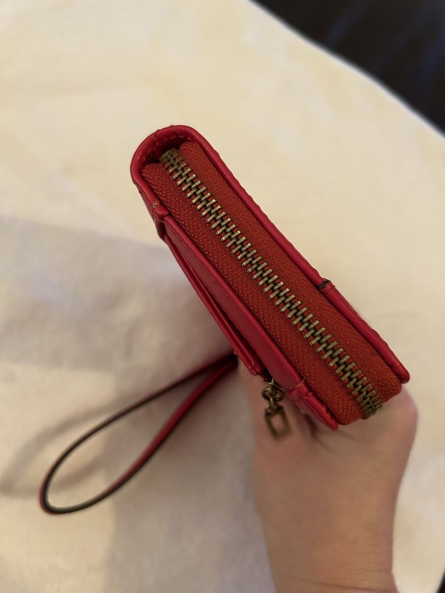 Guess Borse da donna: Pochette rouge Guess – Nuovo (secondo la descrizione) da Vufflens-la-Ville venduto da newlifegva 8