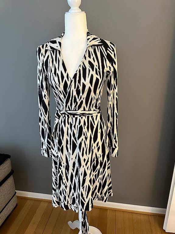 Diane von Furstenberg Vestiti: Wickelkleid DVF - US 10 - ca. Gr. 38 - top – Usato da Basel venduto da Ste_j5qf