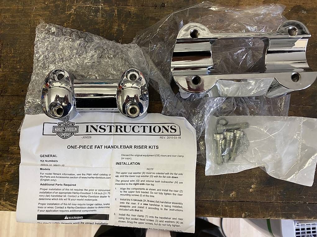 Alle Motorradersatzteile: Harley Fat Riser – Neu und originalverpackt aus Belp von 1340FXSTC