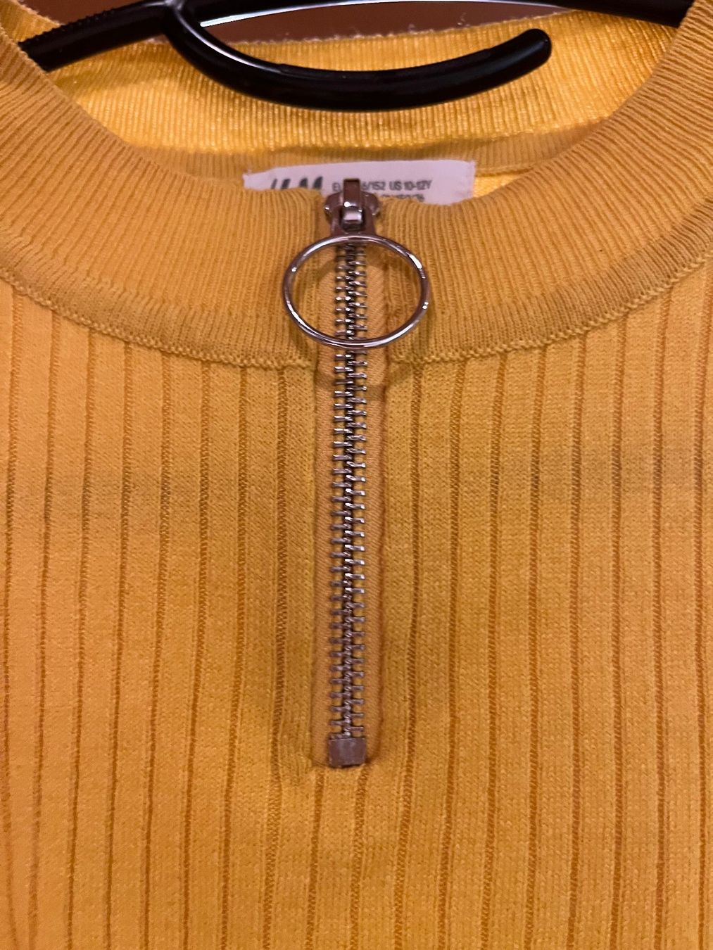 H&M Camicette, T-shirt & Top: HM Longsleeve, Gelb – Usato da Hombrechtikon venduto da lena_sulzer 3