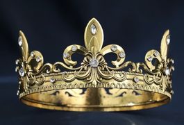 1 Stück /Goldene Krone mit Strasssteinen.