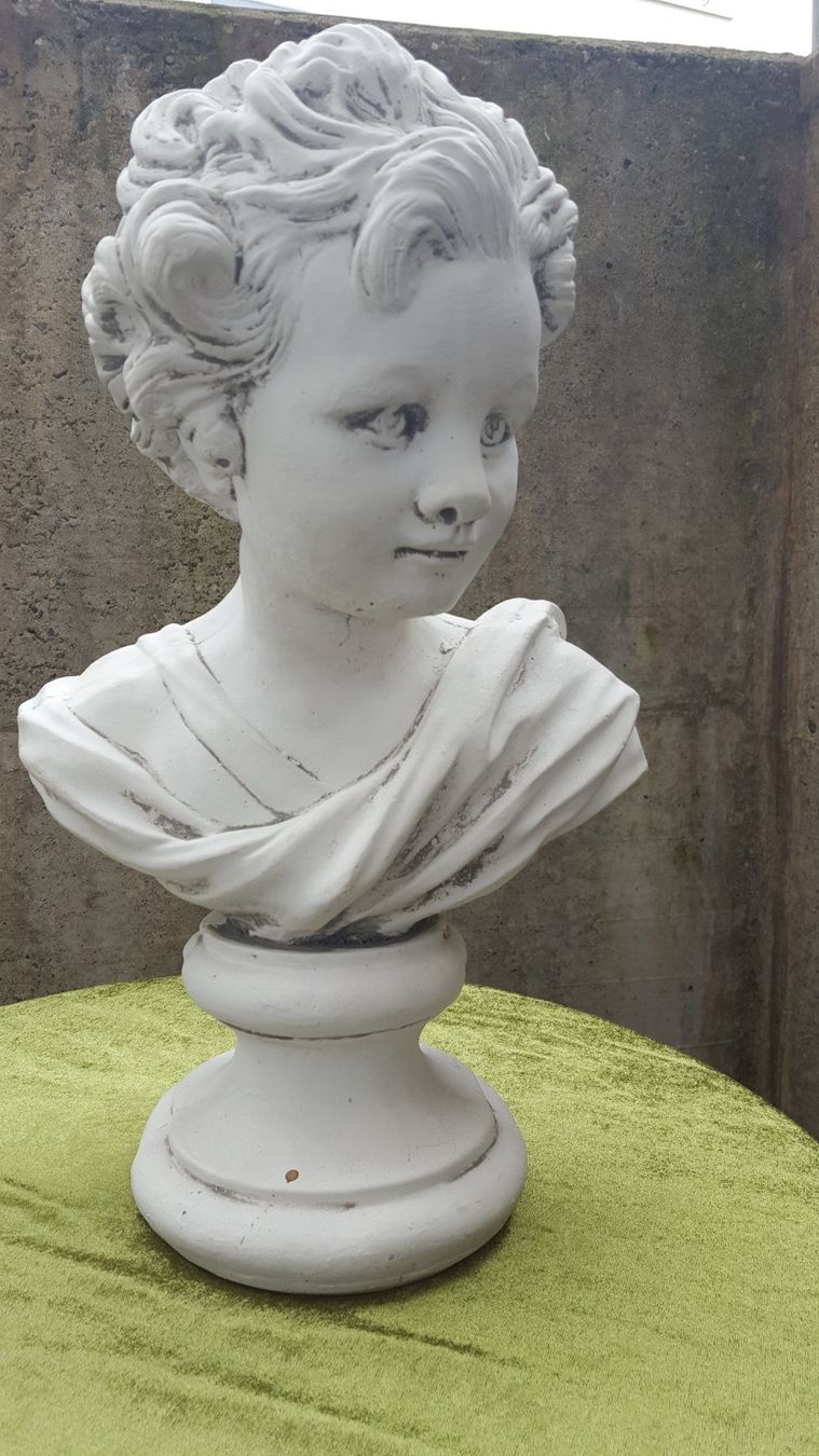 Sculture & Statue: Frauenbüste aus Beton – Usato da Reinach venduto da 3Guggerli 4
