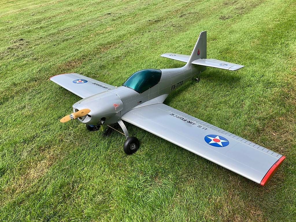 Gfk Modellismo RC: Modellflugzeug Zlin 50 - Voll-GFK – Usato da Nottwil venduto da Spooky13 1