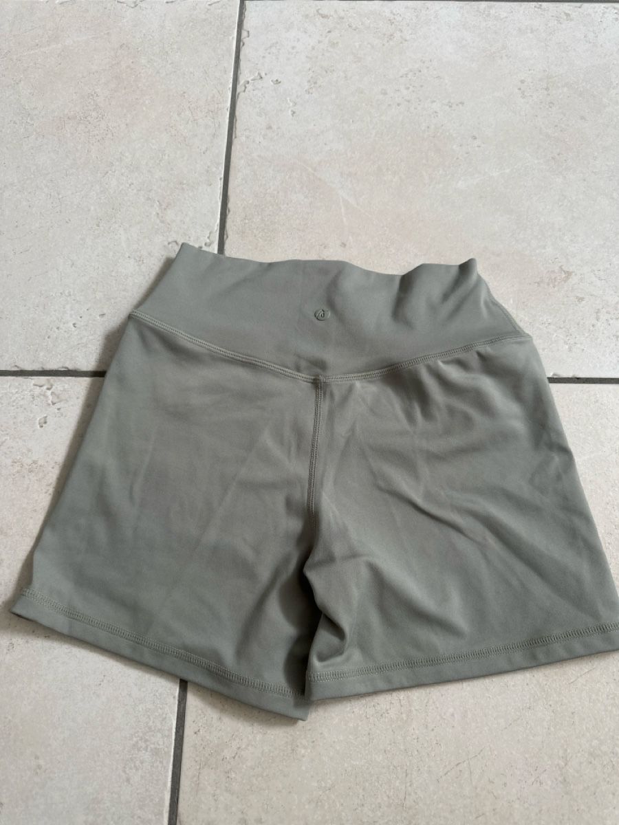 Aybl Pantaloni: Aybl Shorts – Nuovo (secondo la descrizione) da Ipsach venduto da ale_v82h 1