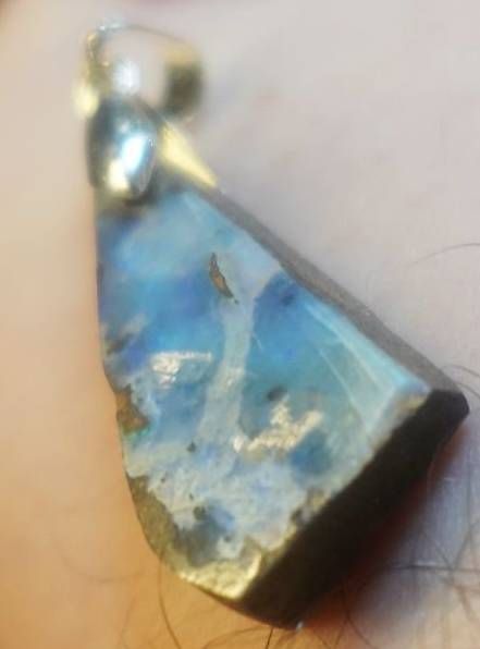 Fossil Ciondoli: Boulder Opal, 17.15ct – Nuovo (secondo la descrizione) da Bleienbach venduto da Mineral_Antik57 3