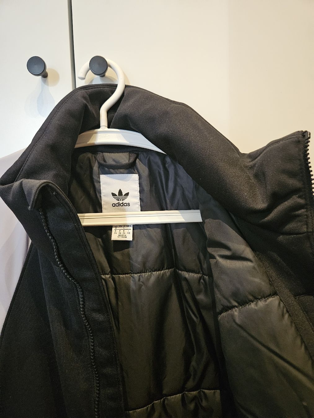 Adidas Giacche: Adidas Jacke Grösse 34 – Nuovo (secondo la descrizione) da Zürich venduto da nat_20 2