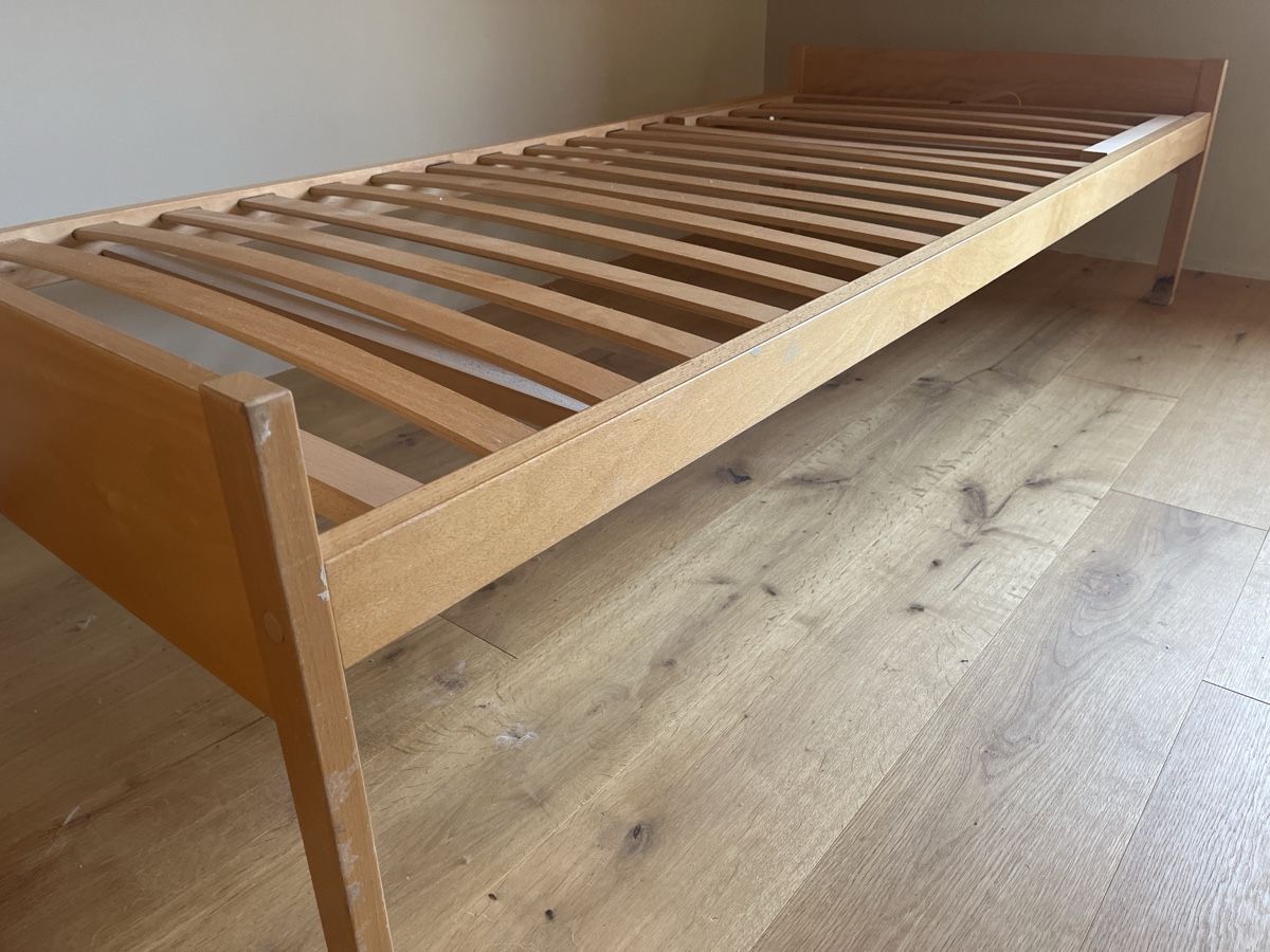 Letti: Einzelbett, mit Matratze 1.90 x 90 – Usato da Lostorf venduto da Gavia 2