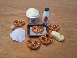 Handmade  Bretzel Back Set für Puppenhaus