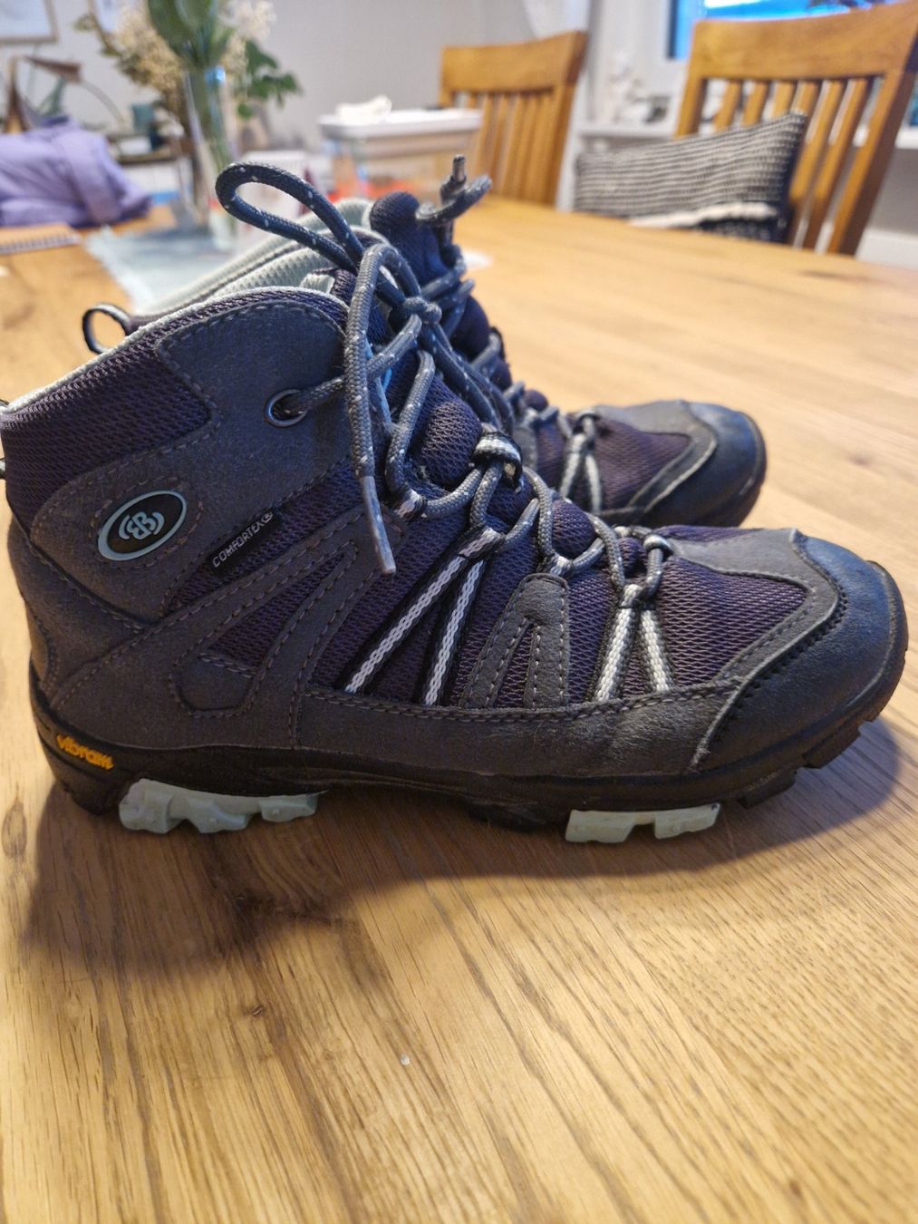 Scarpe per ragazzi: Brütting Wanderschuhe Grösse 35 wasserdicht – Usato da Horn venduto da Maamei