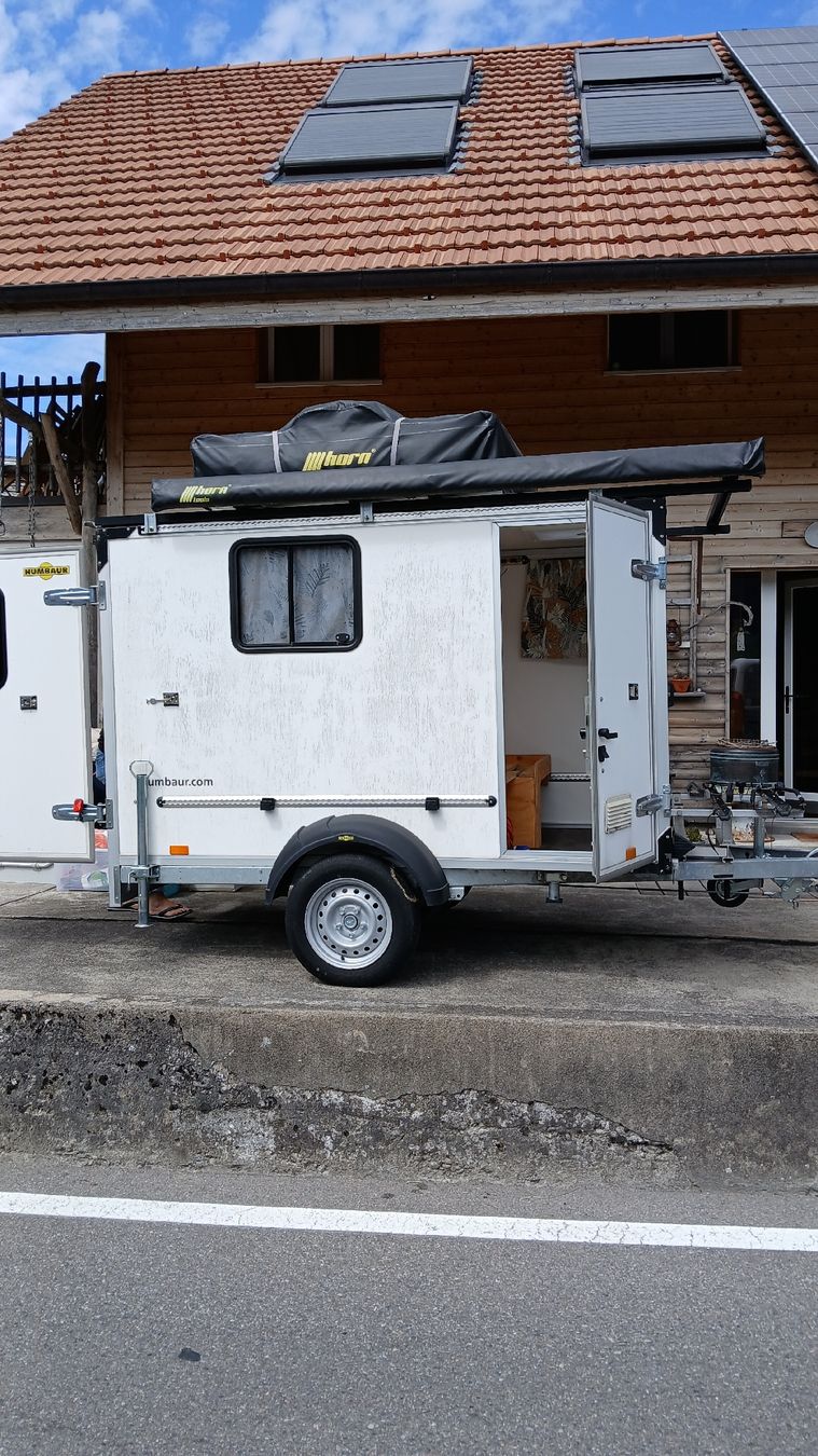 Humbaur Remorques: Kofferanhänger / Miniwohnwagen – D'occasion à Zwieselberg par bisuzwaerg