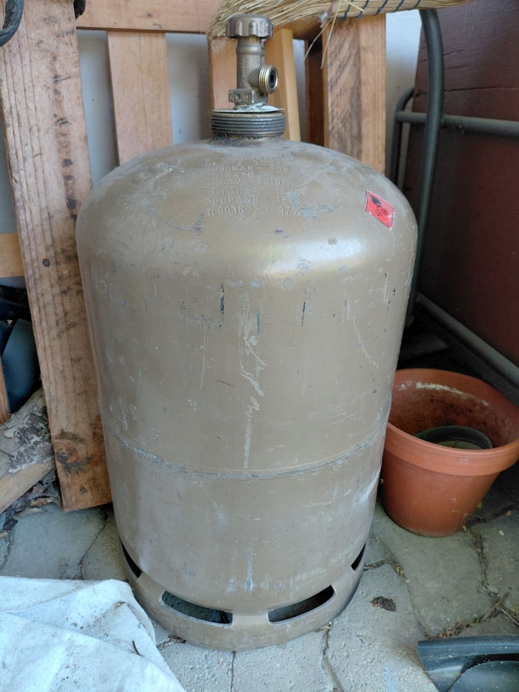 Veicoli da campeggio: anargaz 19 flasche ist leer , campingaz – Usato da Gachnang venduto da Camarino